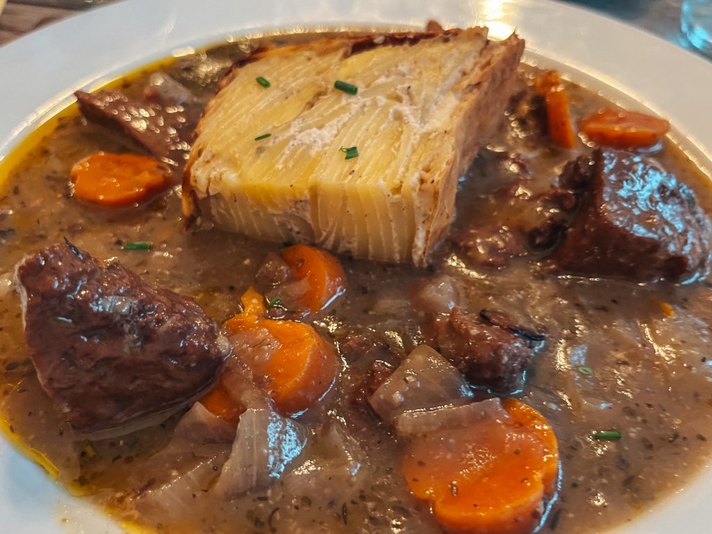 vegan beef bourguignon, best vegan french food in paris, le potager du marais