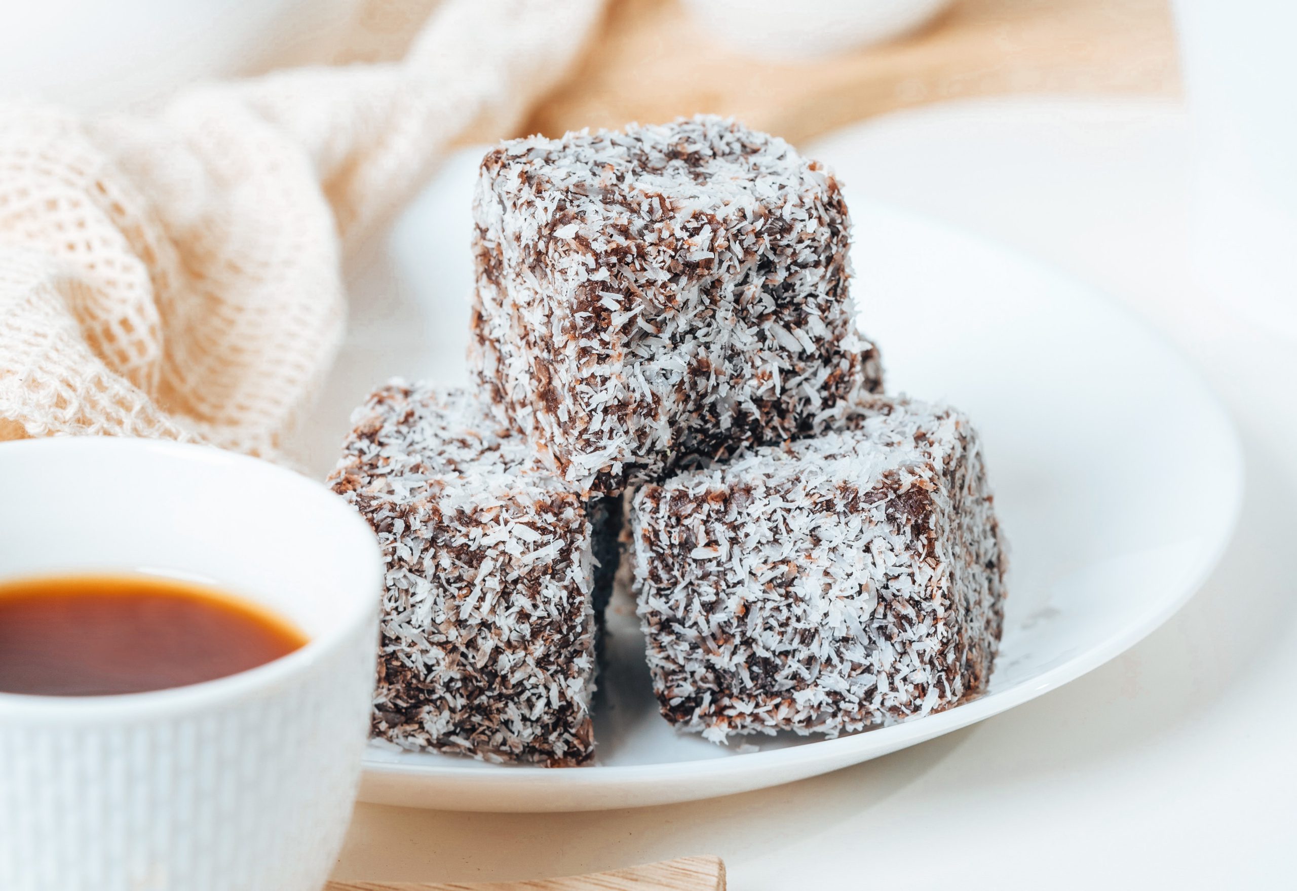 lamingtons australia, food in australia