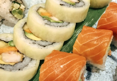 california roll sushi