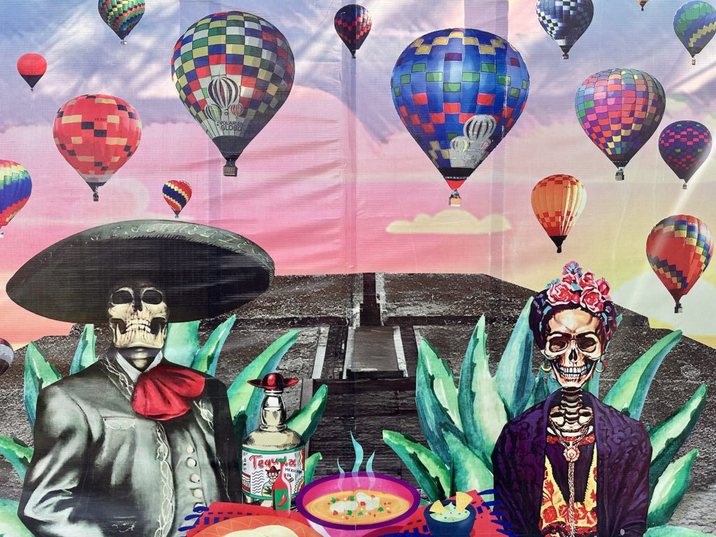 hot air balloon ride over Teotihuacan