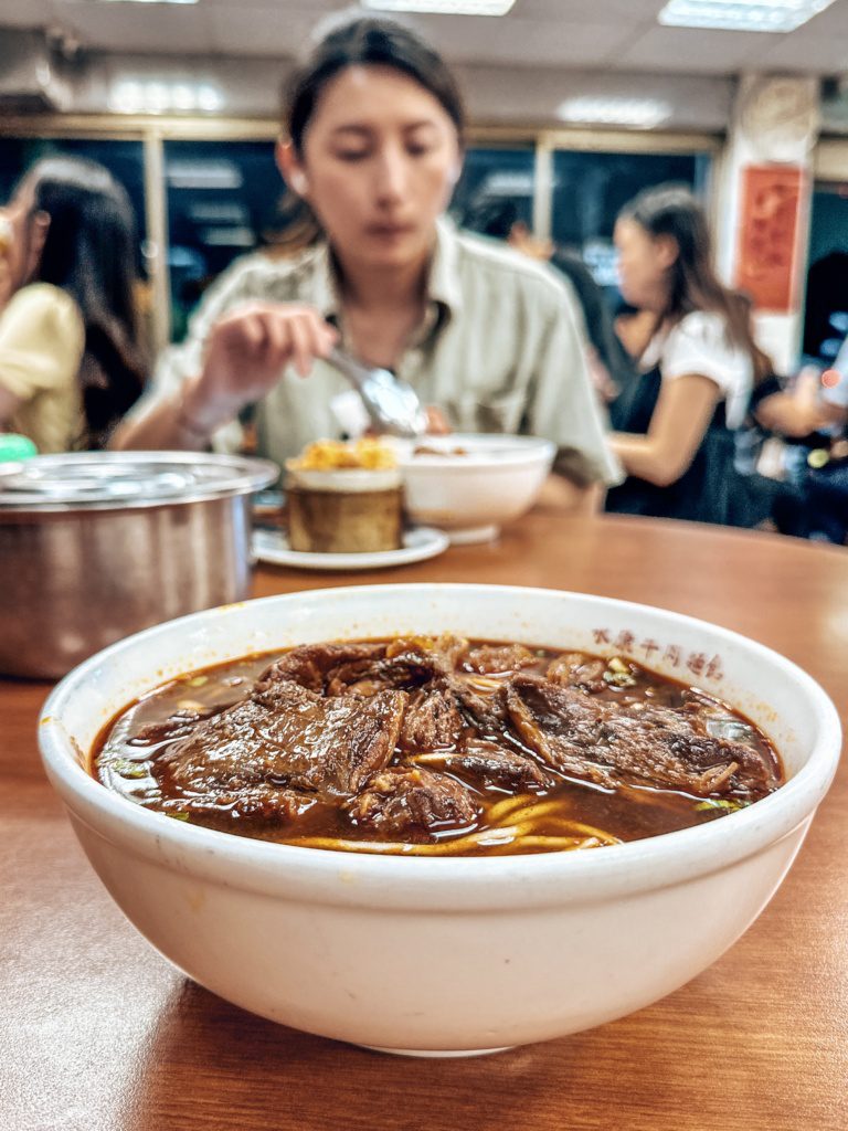 best eats in taipei beef noodle soup at yong kang beef noodle