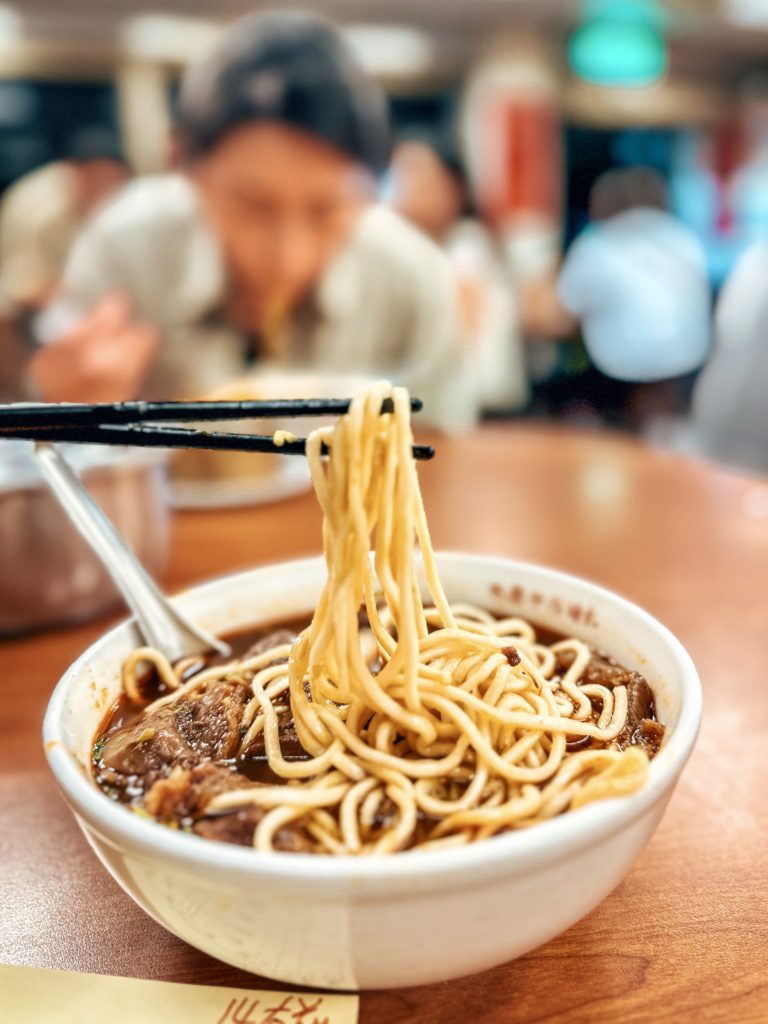 best eats in taipei beef noodle soup at yong kang beef noodle