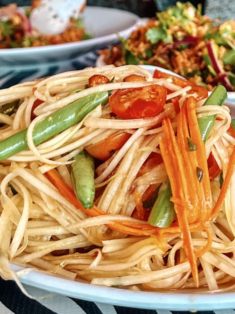 papaya salad night and market la