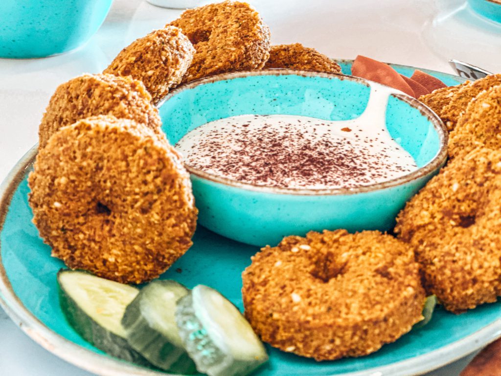 where to eat the best emirati breakfast in abu dhabi