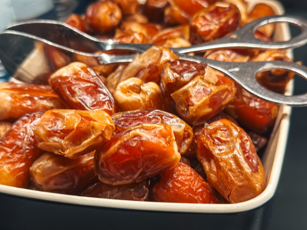 dates in oman