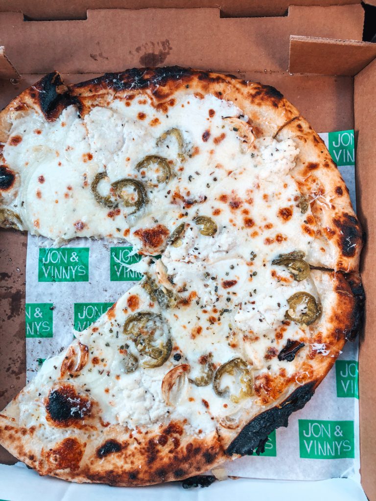 the best pizza in los angeles jon and vinnys