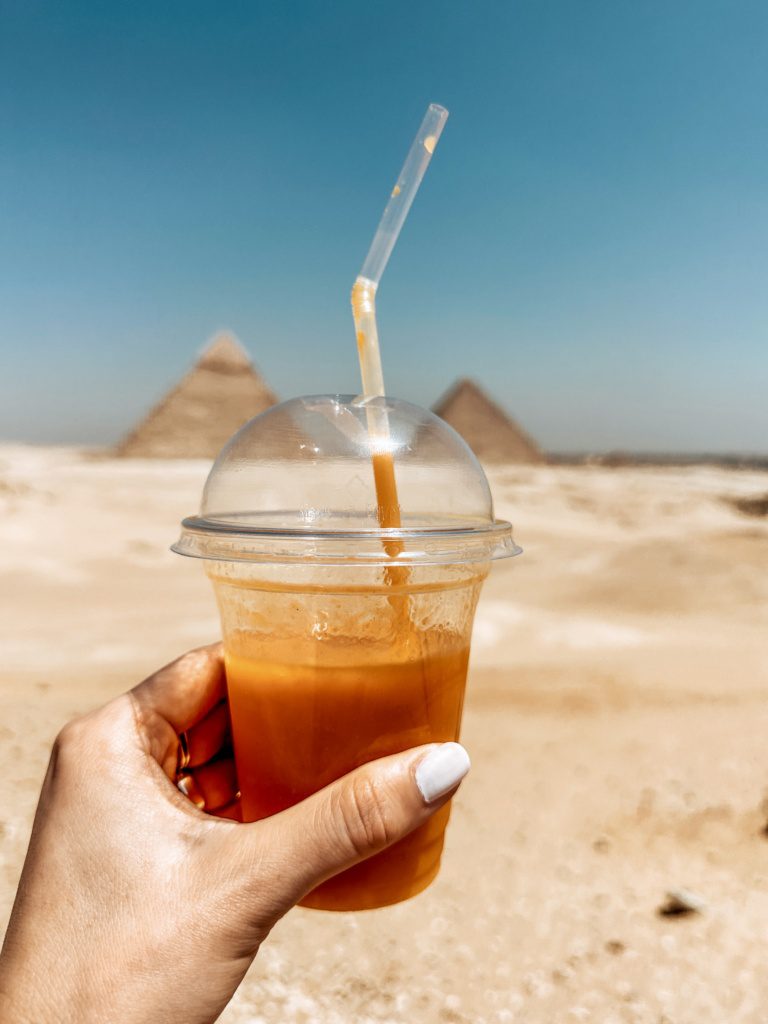 9 pyramids lounge giza