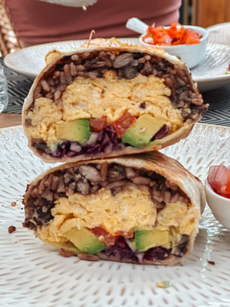 gallo pinto burrito costa rica