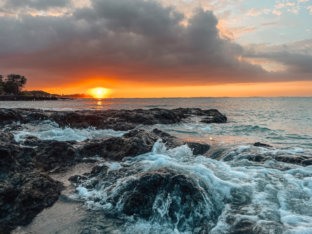 sunset in kona hwaii