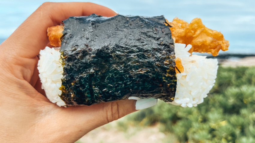 history of musubi in hawaii