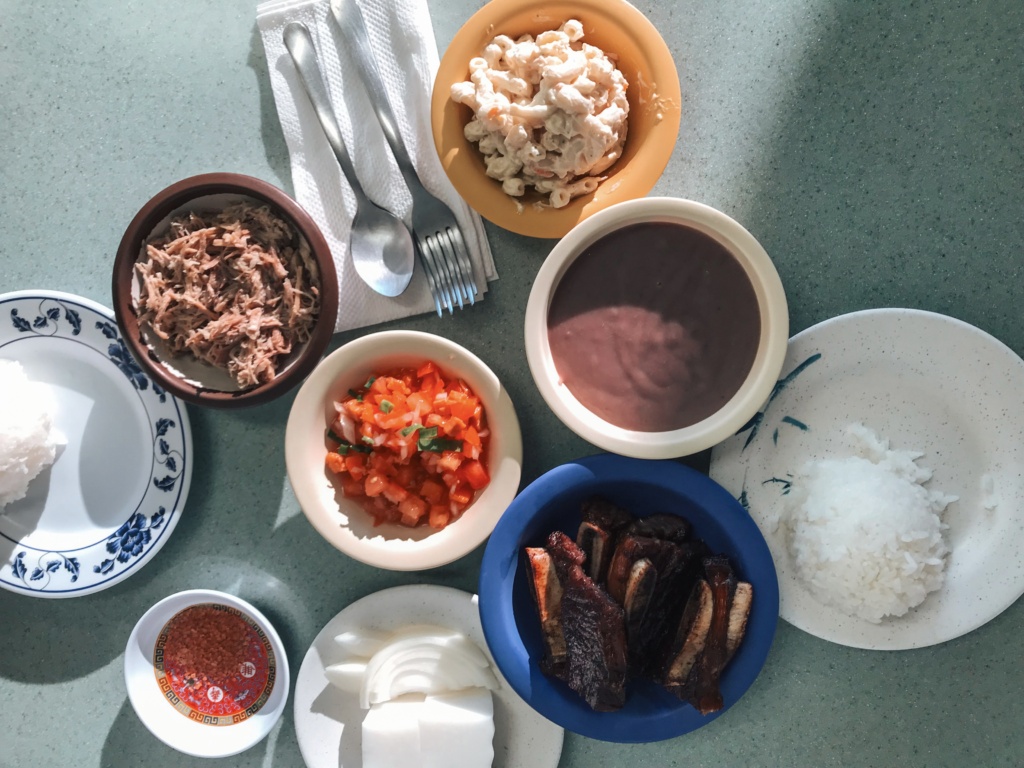 helenas honolulu hawaiian food